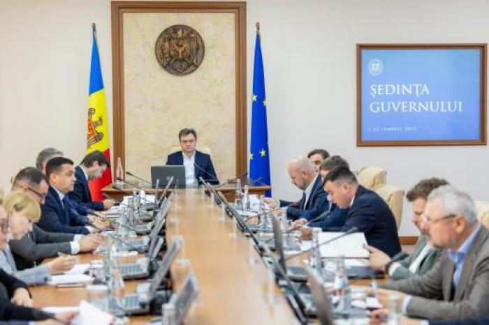 Bugetul de stat, rectificat de Guvern. Proiectul include majorări salariale, plăți unice și finanțarea unor proiecte prioritare