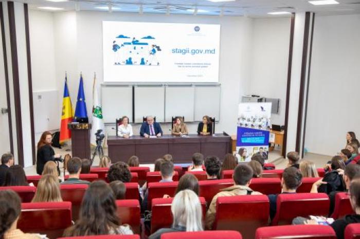 Guvernul lansează programul de stagii plătite în serviciul public. Secretara de stat a Cancelariei de Stat, Ana Calinici: „Republica Moldova are nevoie de tineri care vor contribui la construirea unui stat european”