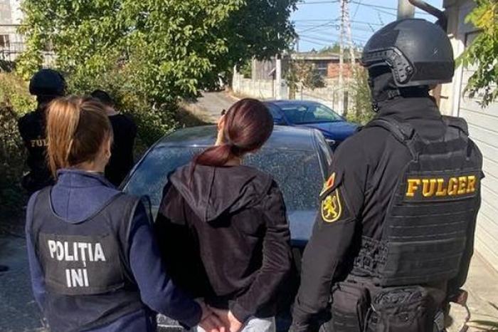 ​NIŞTE CONCUBINI ACUZAŢI DE ŞANTAJAREA UNUI ANTREPRENOR AU FOST REȚINUŢI DE POLIȚIA CHIȘINĂU