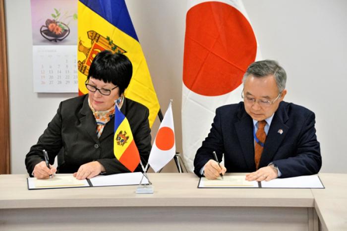 JAPONIA I-A OFERIT UNUI CENTRU MEDICAL DIN CHIȘINĂU UN GRANT PENTRU ACHIZIȚIONAREA DE ECHIPAMENT GINECOLOGIC