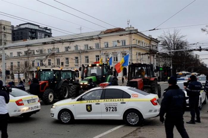 ​CIRCULAŢIE DIFICILĂ ÎN CENTRUL CHIȘINĂULUI, DIN CAUZA PROTESTULUI FERMIERILOR