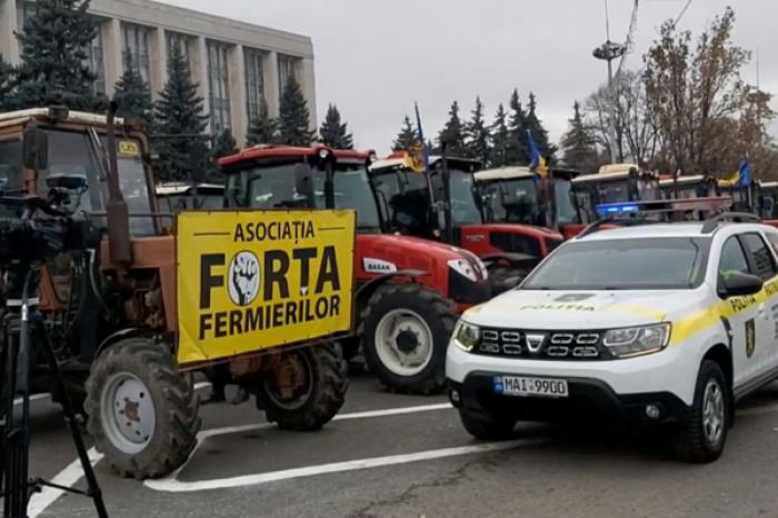 ПРОТЕСТУЮЩИЕ ФЕРМЕРЫ НЕ НАМЕРЕНЫ ОСВОБОЖДАТЬ ЦЕНТРАЛЬНУЮ ПЛОЩАДЬ КИШИНЕВА – АЛЕКСАНДР СЛУСАРЬ