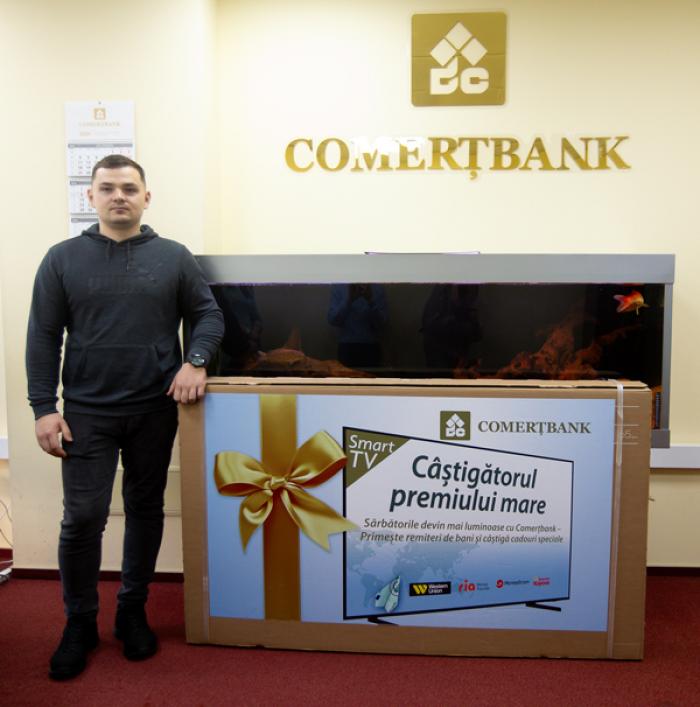 COMERȚBANK A PREMIAT CÂȘTIGĂTORII CAMPANIEI PROMOȚIONALE „SĂRBĂTORILE DEVIN MAI LUMINOASE CU COMERȚBANK - PRIMEȘTE REMITERI DE BANI ȘI CÂȘTIGĂ CADOURI SPECIALE”