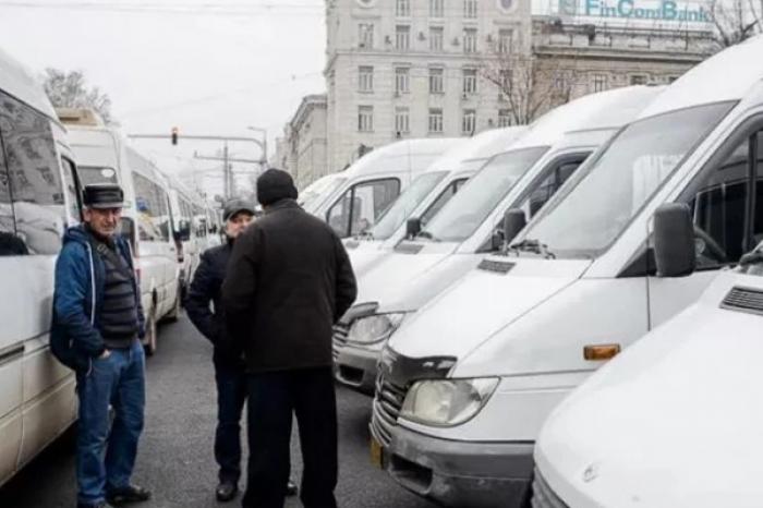 ANTA I-A ÎNDEMNAT PE OPERATORII DE TRANSPORT SĂ NU ANULEZE RUTELE, AMINTIND CĂ ACEST LUCRU AR FI SANCȚIONAT CU AMENZI