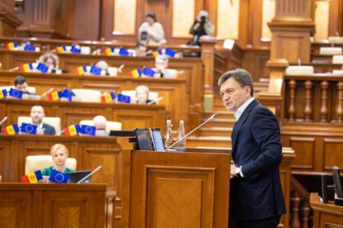 Премьер в парламенте: Мы вместе строим европейскую Молдову
