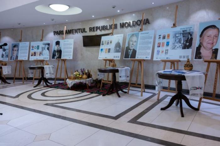 ​LA PARLAMENT ARE LOC O EXPOZIȚIE DEDICATĂ CULTURII GĂGĂUZE