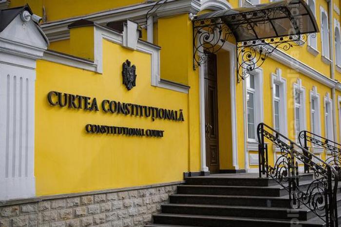 CURTEA CONSTITUȚIONALĂ A DECLARAT INADMISIBILĂ CEREREA OPOZIȚIEI, CARE A CONTESTAT DECRETUL PREZIDENȚIAL DE REVOCARE A LUI ALEXANDRU STANOGLO DIN FUNCȚIA DE PROCUROR GENERAL