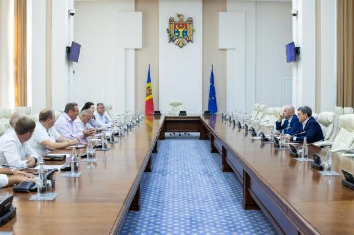 Prim-ministrul Dorin Recean a discutat cu reprezentanții Asociației Moldova-Fruct