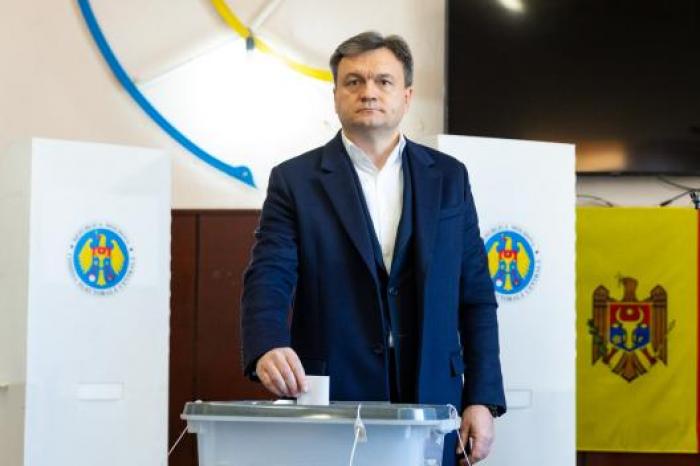 Prim-ministrul Dorin Recean a votat: „Are loc un atac din partea grupărilor criminale. Doar votul poate învinge frauda electorală. Ieșiți la vot!”