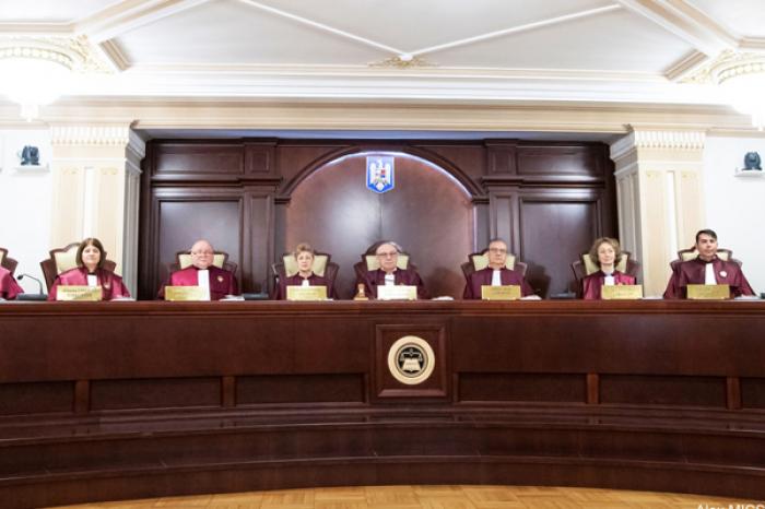 В РУМЫНИИ ПЕРСЕЧИТАЮТ ГОЛОСА ПЕРВОГО ТУРА ПРЕЗИДЕНТСКИХ ВЫБОРОВ Ф