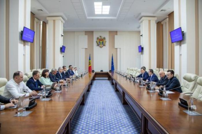 Работы на ЛЭП Вулканешты–Кишинэу идут по графику на протяжении 65 км: залито 190 фундаментов и установлено 30 опор