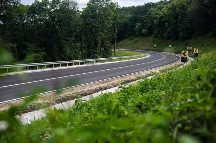 579 DE MUNICIPALITĂȚI AU DEPUS CERERI DE PARTICIPARE LA PROGRAMUL GUVERNAMENTAL DE REPARAȚIE A DRUMURILOR „EUROPE CLOSE”
