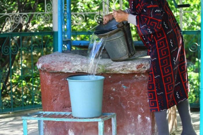 К СИСТЕМЕ ВОДОСНАБЖЕНИЯ ПОДКЛЮЧЕНЫ БОЛЕЕ 65% НАСЕЛЕННЫХ ПУНКТОВ МОЛДОВЫ, А К СИСТЕМАМ КАНАЛИЗАЦИИ - МЕНЕЕ 10%