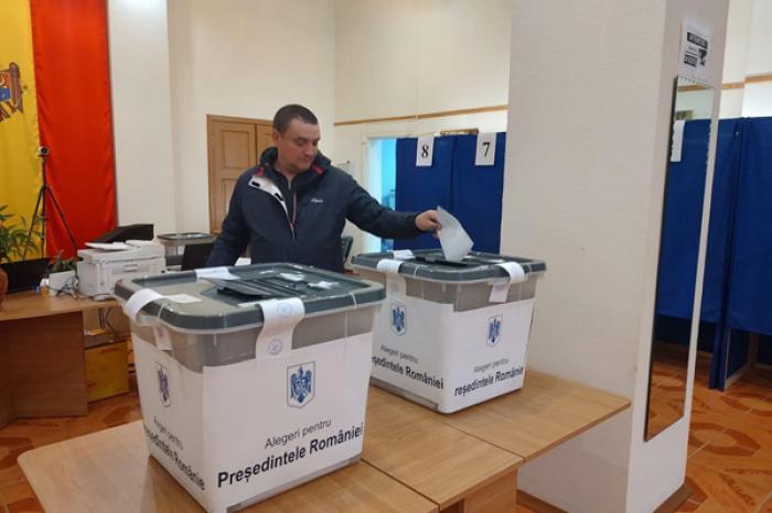 NUMĂR RECORD DE MOLDOVENI AU PARTICIPAT LA ALEGERILE PREȘEDINTELUI ROMÂN, 88% DINTRE EI AU VOTAT ÎN FAVOAREA LUI NICUȘOR DAN