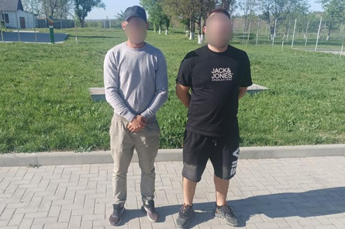​POLIȚIȘTII DE FRONTIERĂ AU ÎMPIEDICAT DOI CETĂȚENI DIN SRI LANKA SĂ TREACĂ ILEGAL ÎN ROMÂNIA