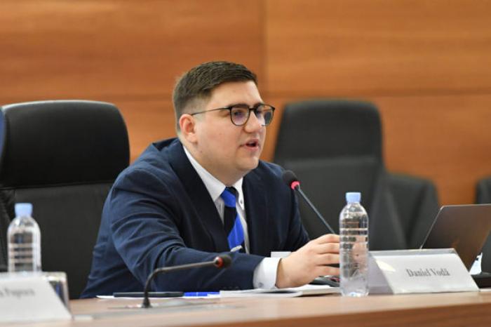 ПРЕСС-СЕКРЕТАРЬ ПРАВИТЕЛЬСТВА ПРИЗВАЛ РУМЫНСКИХ ПОЛИТИКОВ ВОЗДЕРЖАТЬСЯ ОТ ОБВИНЕНИЙ, КОТОРЫЕ МЕШАЮТ ПРОВЕДЕНИЮ ВЫБОРОВ