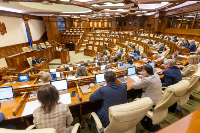 PARLAMENTUL REVIZUIEȘTE LEGEA PRIVIND COMBATEREA CORUPȚIEI ELECTORALE LA CEREREA PREȘEDINTELUI