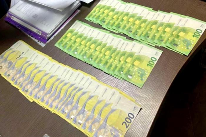 ПРАВООХРАНИТЕЛИ ЗАДЕРЖАЛИ КИШИНЕВСКОГО АДВОКАТА ПРИ ПОЛУЧЕНИИ 10 ТЫС. ЕВРО
