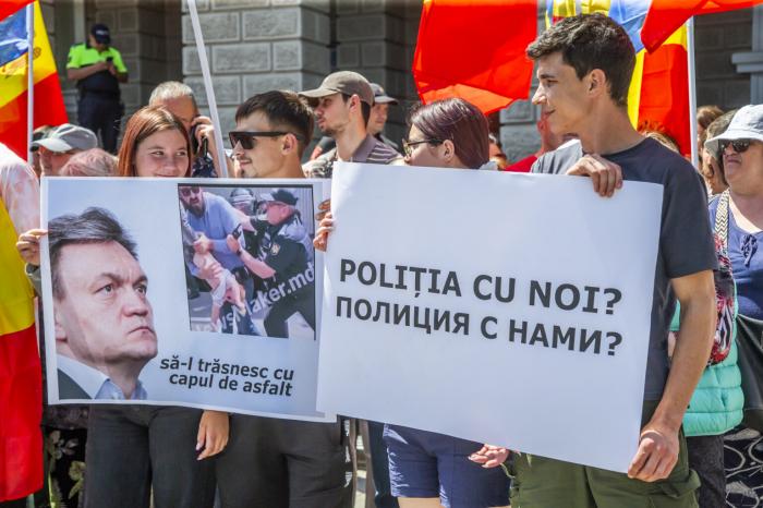 ​ПСРМ ПРОВЕЛА АКЦИЮ ПРОТЕСТА ПРОТИВ ДЕЙСТВИЙ ПОЛИЦИИ НА ВОСКРЕСНЫХ МИТИНГАХ