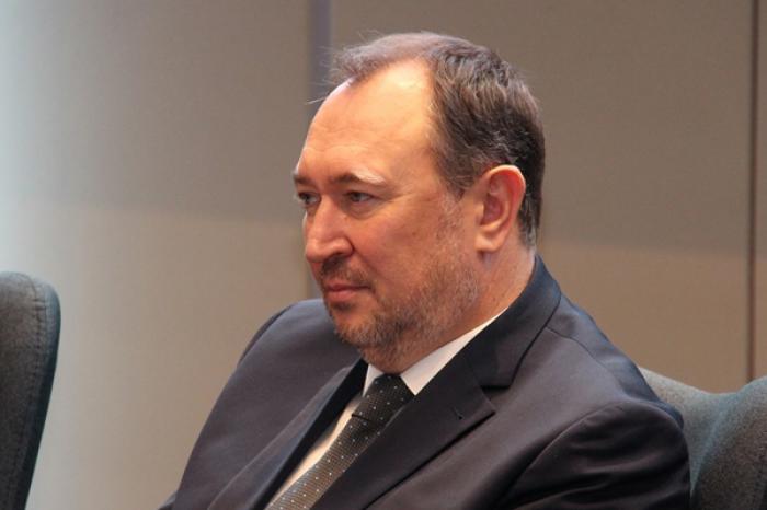 БЫВШИЙ ПРЕДСЕДАТЕЛЬ КОНСТИТУЦИОННОГО СУДА СРАВНИЛ ПОПРАВКИ В ЗАКОН ОБ АДВОКАТУРЕ С «ДЕЙСТВИЯМИ, СОВЕРШЕННЫМИ ЧЕРЕЗ ЗАДНЮЮ ДВЕРЬ»