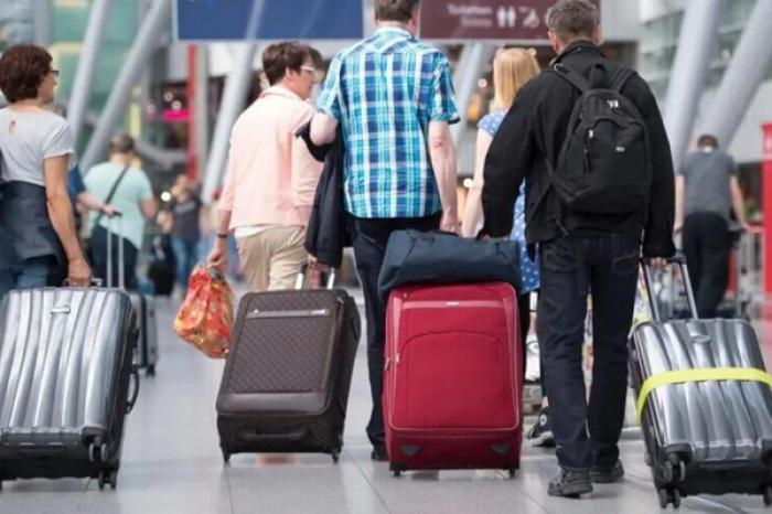 ECONOMIST: NUMĂRUL PERSOANELOR CARE DOR SĂ MIGRE DIN MOLDOVA ESTE ÎN SCĂDERE, DAR NU ÎN RÂNDUL TINERILOR
