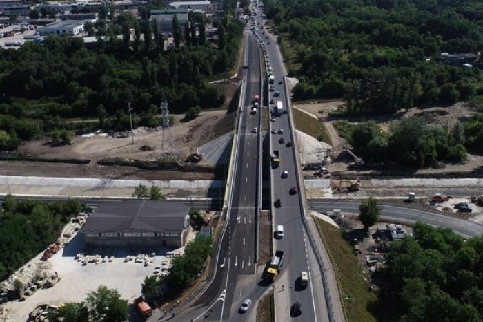 ПОСЛЕ ЗАВЕРШЕНИЯ СТРОИТЕЛЬСТВА ДВУХ МОСТОВ ЧЕРЕЗ РЕКУ БЫК, ОТКРЫЛОСЬ ДВИЖЕНИЕ ПО НАЦИОНАЛЬНОЙ ТРАССЕ М1