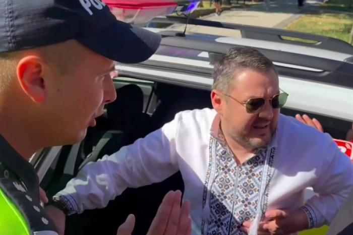 ПРЕДСЕДАТЕЛЮ ПАРТИИ «ШАНС» ВО ВРЕМЯ ПРОТЕСТА У АПЕЛЛЯЦИОННОЙ ПАЛАТЫ КИШИНЕВА СТАЛО ПЛОХО