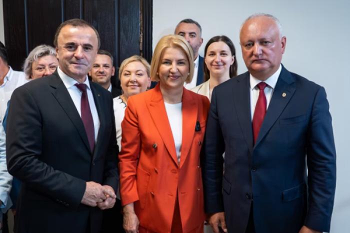 TREI PARTIDE AU DEPUS DOCUMENTE PENTRU ÎNREGISTRARE ÎN CADRUL „BLOCULUI PATRIOTIC DE SOCIALIȘTI, INIMA ȘI VIITORUL MOLDOVEI”