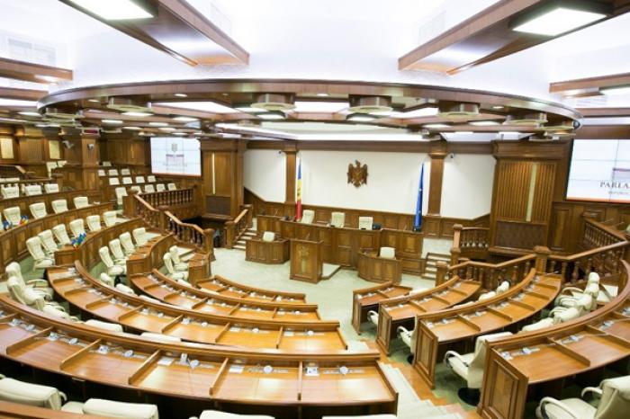 TREI PARTIDE ȘI DOUĂ BLOCURI POT INTRA ÎN NOUA COMPONENȚĂ A PARLAMENTELUI