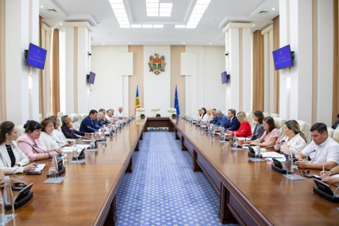 PRIM-MINISTRUL DORIN RECEAN CONSIDERĂ CĂ ESTE NECESAR SĂ SE INVESTEASCĂ ÎN TURISM ȘI SĂ SE PROMOVEZE MOLDOVA CA DESTINAȚIE ATRACTIVĂ