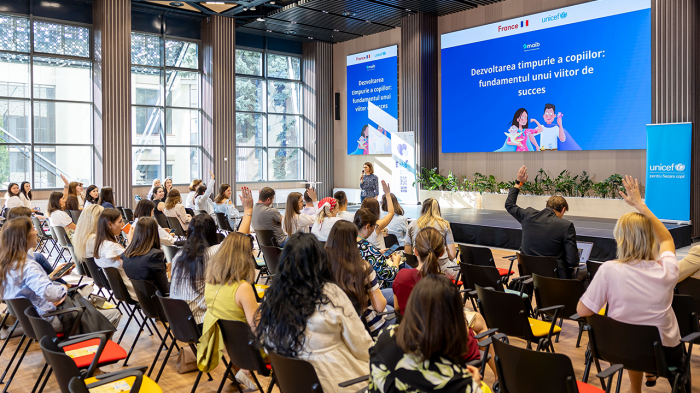 Maib susține programul național de parenting pozitiv pentru părinții angajați, lansat de UNICEF