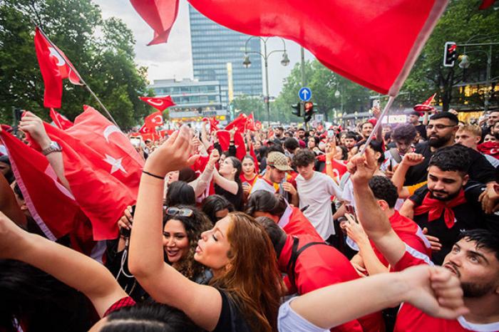 В Стамбуле проходят массовые акции протеста