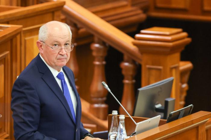 ПАРЛАМЕНТ УТВЕРДИЛ ПРАВИТЕЛЬСТВО ВО ГЛАВЕ С АЛЕКСАНДРОМ МУНТЯНУ