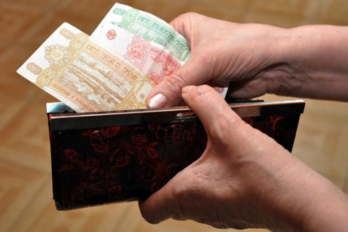 GUVERNUL ȘI SINDICATELE SUNT ÎN DEZACORD PRIVIND STABILIREA SALARIULUI MINIM PENTRU ANUL VIITOR