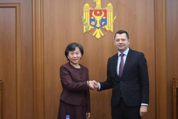 NOUL AMBASADOR AL CHINEI A PREZENTAT COPII SCRISORILOR DE ACREDITARE LA MINISTERUL AFACERILOR EXTERNE AL MOLDOVA