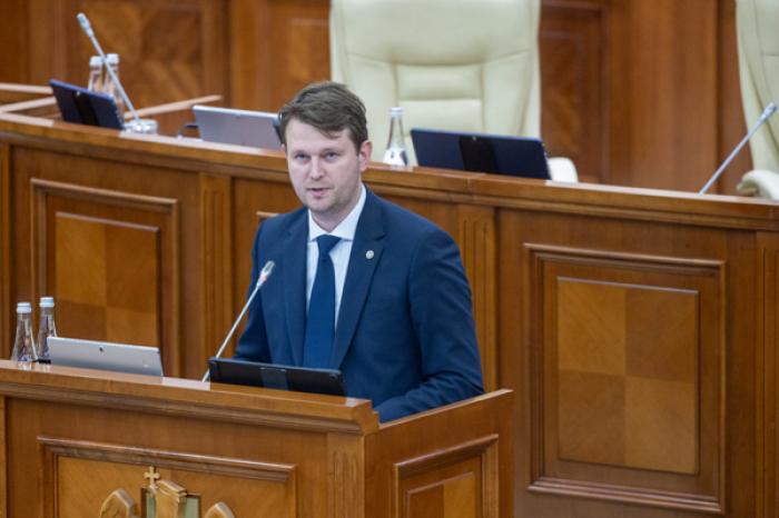 PARLAMENTUL APROBĂ AMENDAMENTE LA BUGETUL DE STAT PENTRU ANUL 2025 LUÂND ÎN CONSIDERARE MAJORAREA DEFICITUL CU PESTE 18 MILIARDE DE LEI