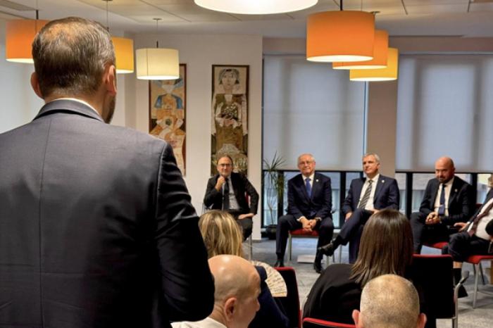 PRIM-MINISTRUL ALEXANDRU MUNTEANU A PREZENTAT LA BUCUREȘTI OPORTUNITĂȚI DE INVESTIȚII ÎN MOLDOVA