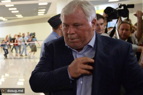 Адвокат Кучерена подарил Сноудену букварь