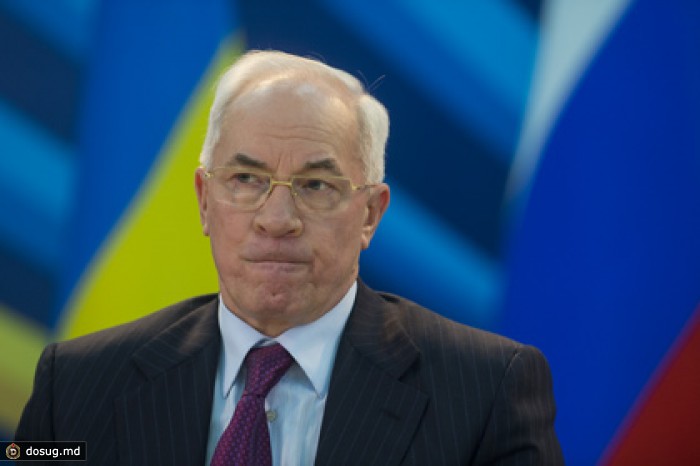 Азаров похвастался «огромной поддержкой» в фейсбуке