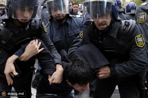 Бакинская полиция обстреляла демонстрантов резиновыми пулями