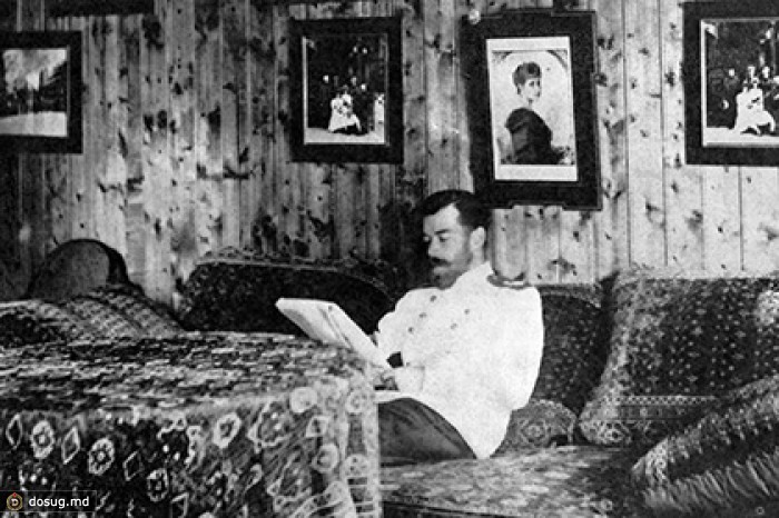Блог Николая II: «Читал и клеил фотографии»