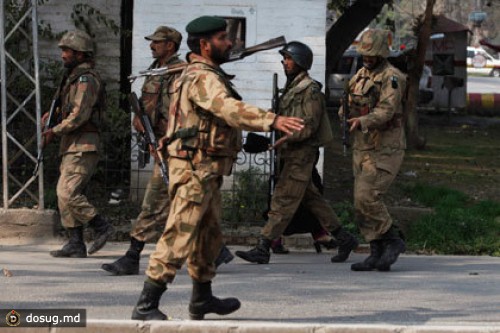 Боевики напали на здание суда в пакистанском Пешаваре