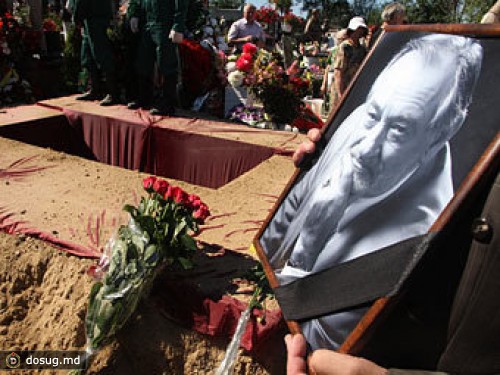 Богдана Ступку похоронили на Байковом кладбище