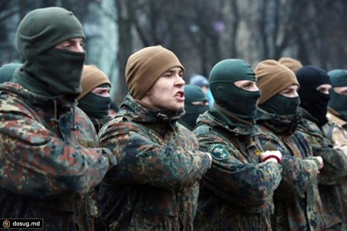 Бойцы добровольческих батальонов на Майдане потребовали отставки Порошенко