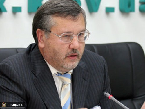 Бывший министр обороны вошел в коалицию Тимошенко-Яценюк