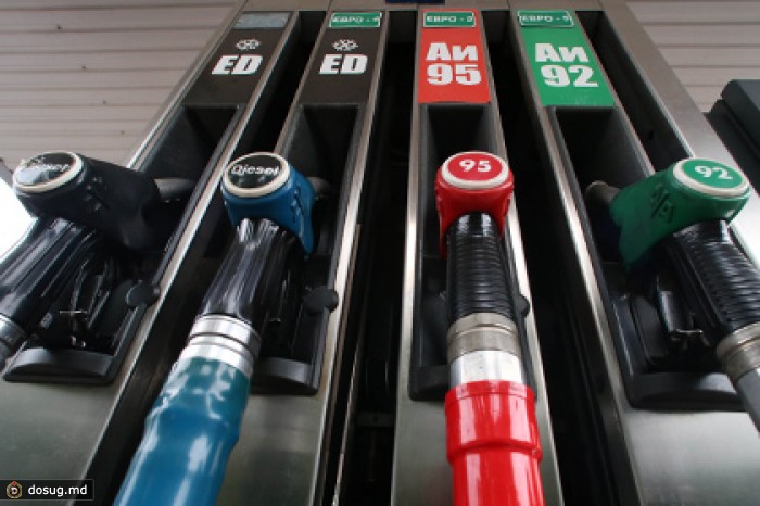 Чиновники отказались от повышения акцизов на топливо до 2017 года