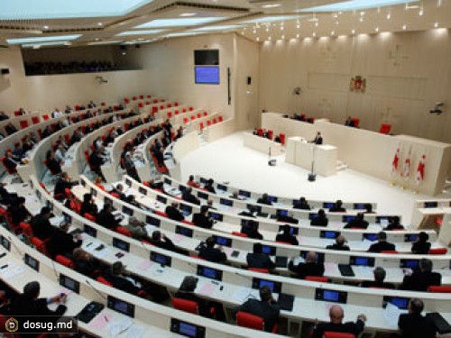 Депутаты от партии Саакашвили бойкотировали новый парламент