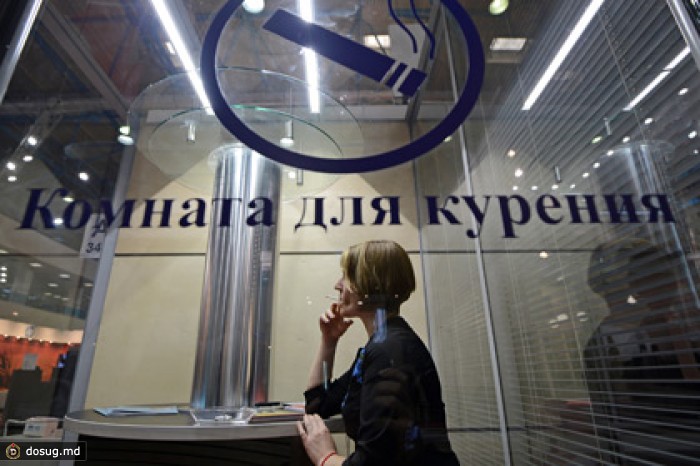 Депутаты предложили вернуть «курилки» в аэропорты и на вокзалы