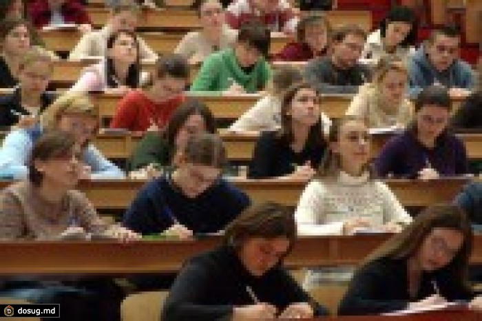Для будущих выпускников в ВУЗах Молдовы предусмотренно 18 тысяч мест