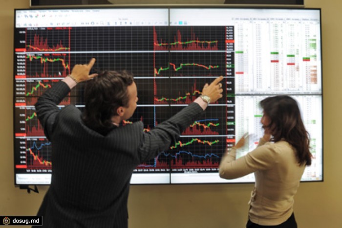 Доллар опустился ниже 50 рублей